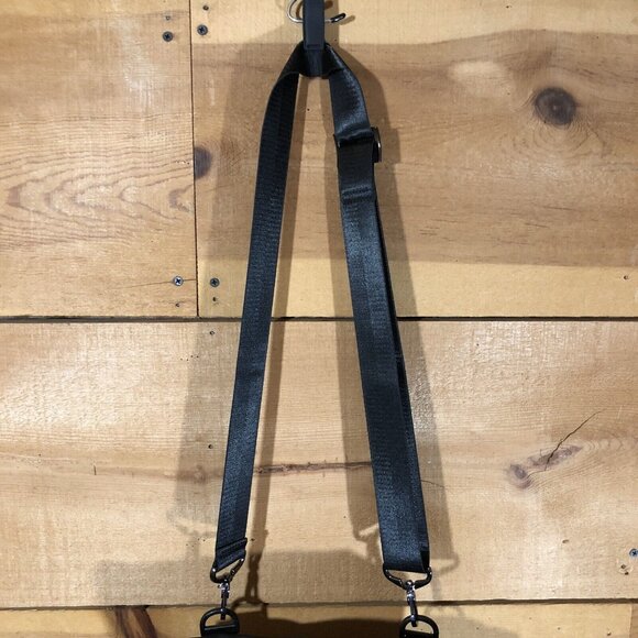 NEW Paago Works Focus Camera Shoulder Backpack Bag Padded Water Resistant Black - Picture 3 of 12